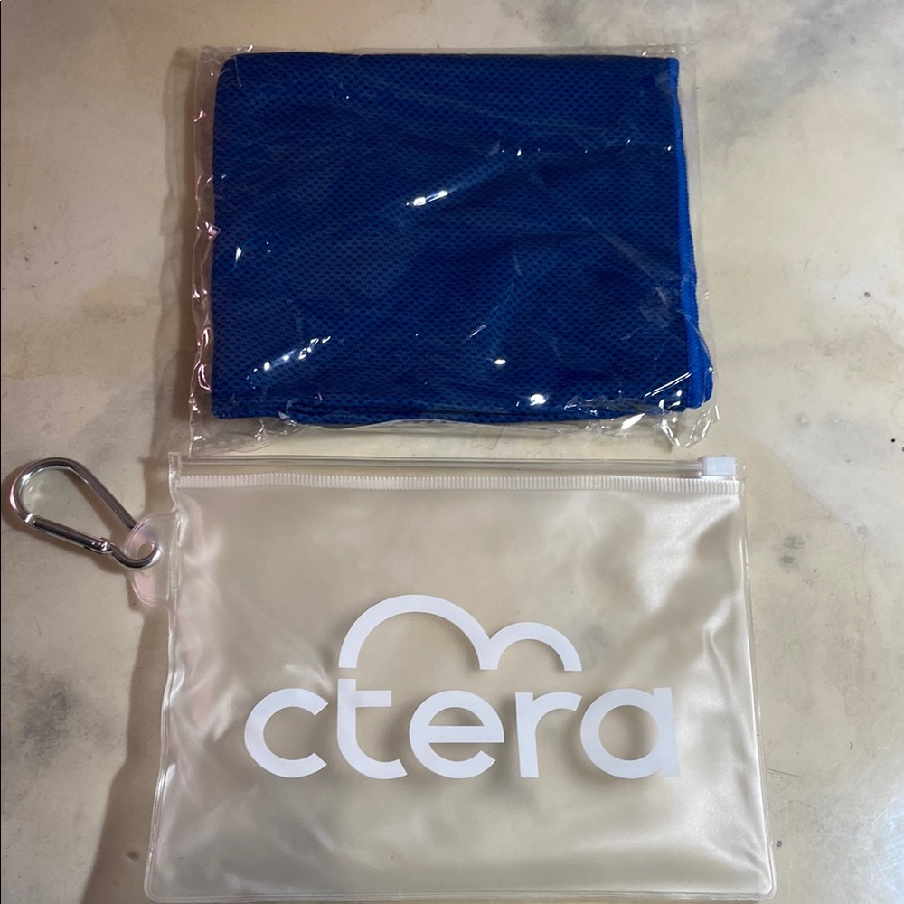 🔥 4/$20 Ctera Blue Cooling Towel with clear Pouch and clasp